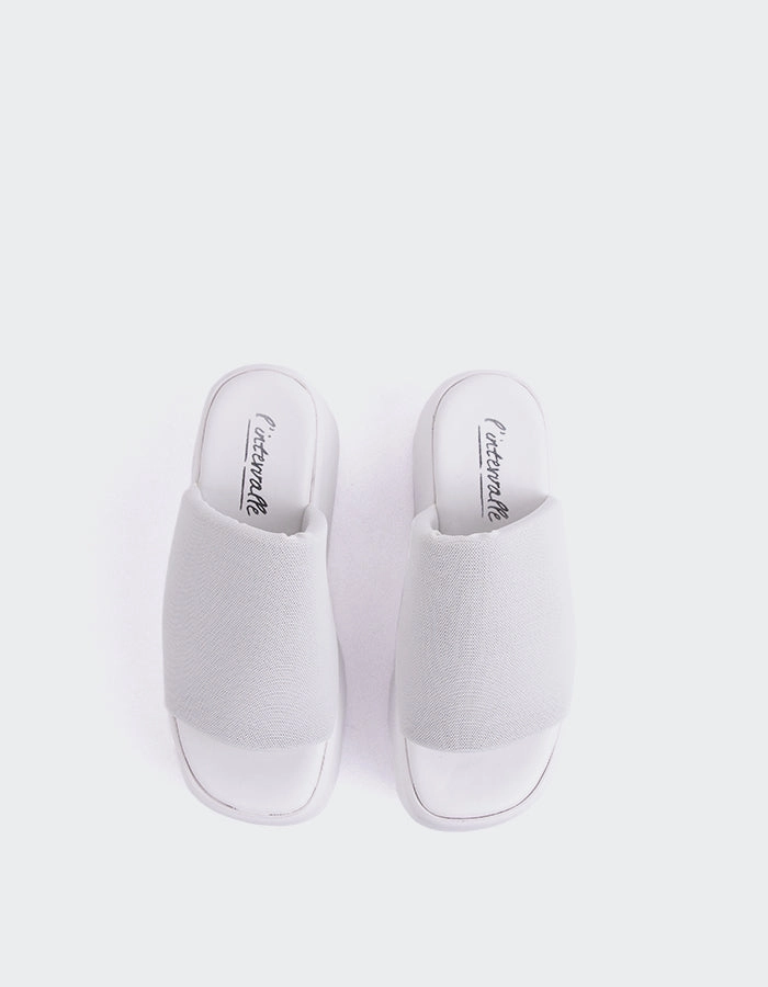 Bisou White