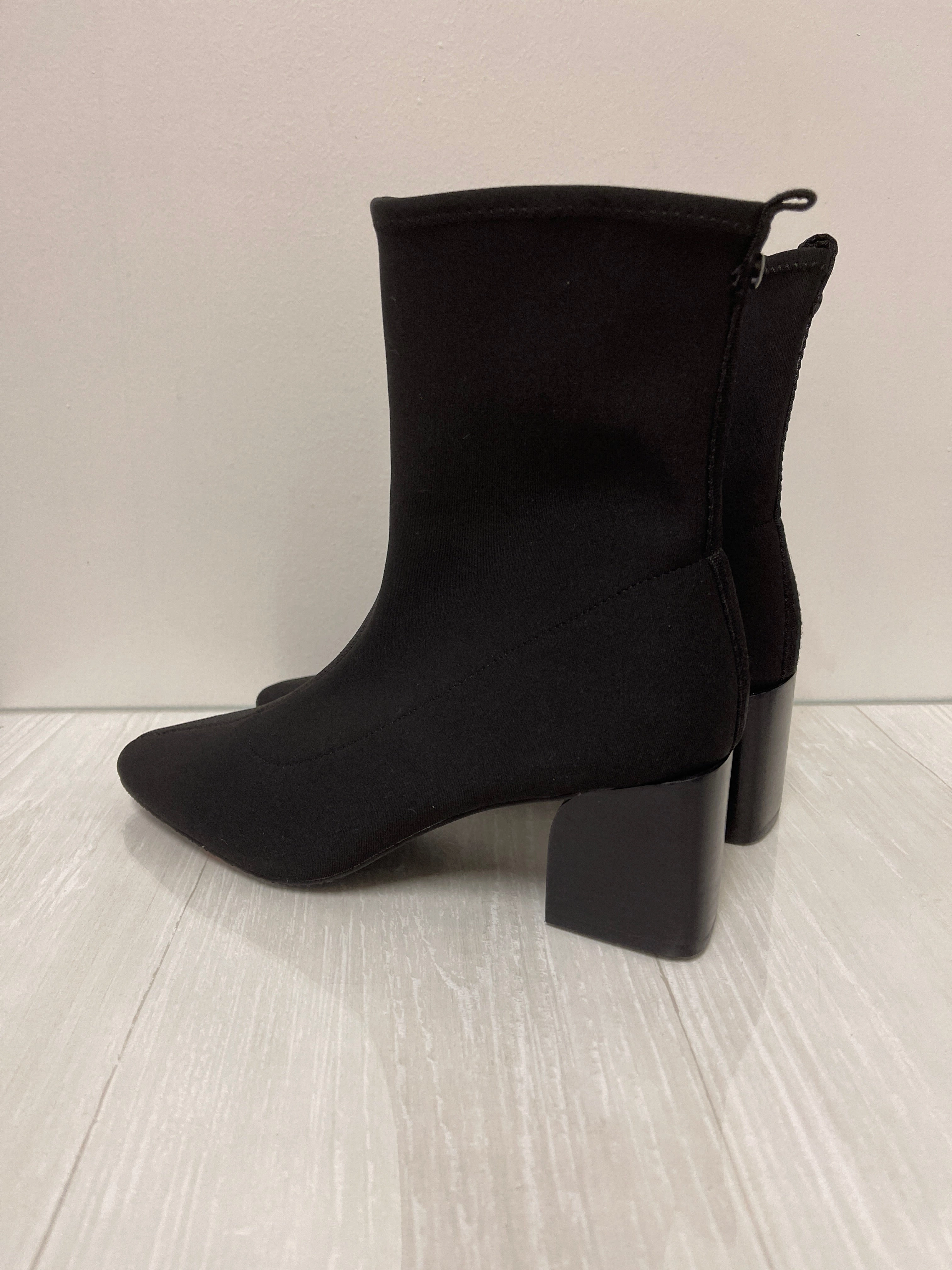Boots Ankle Heels By Donald Pliner In Black, Size: 10