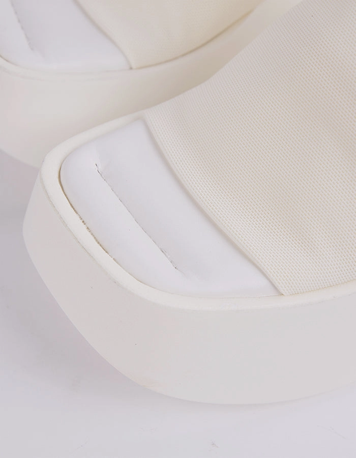 Douce White Lycra