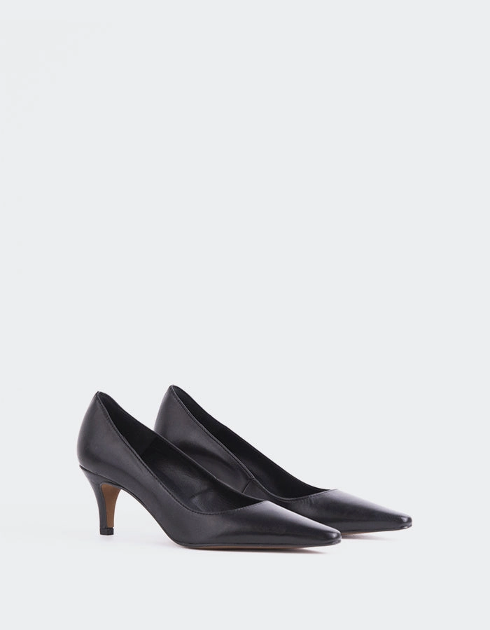 Edzell Black Leather