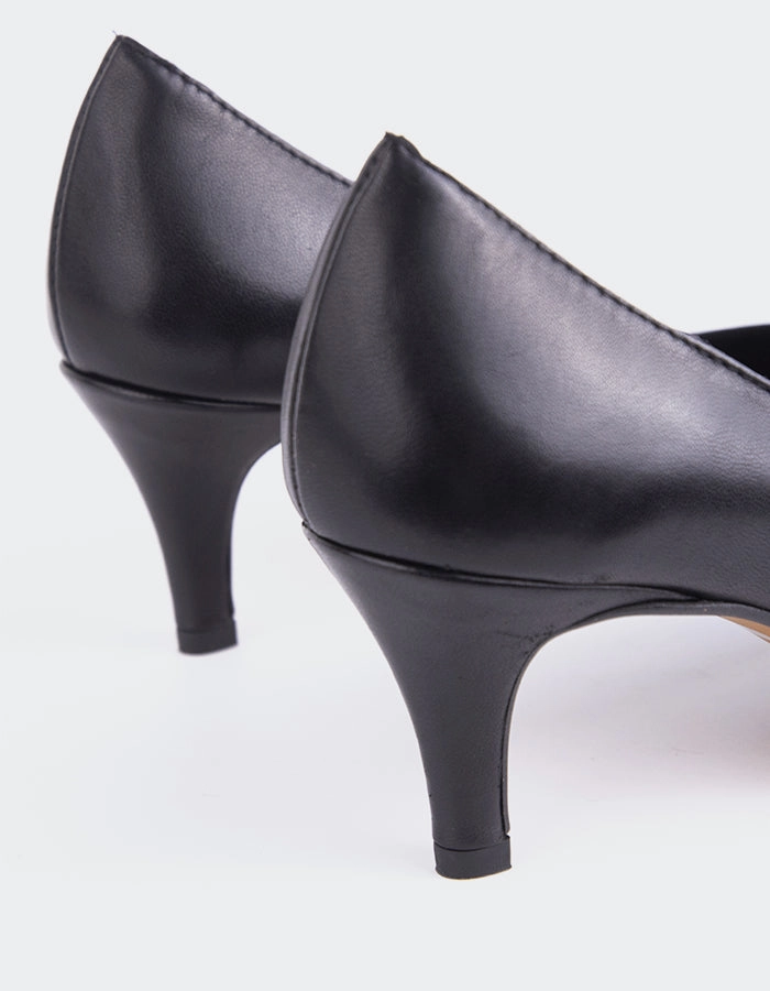 Edzell Black Leather