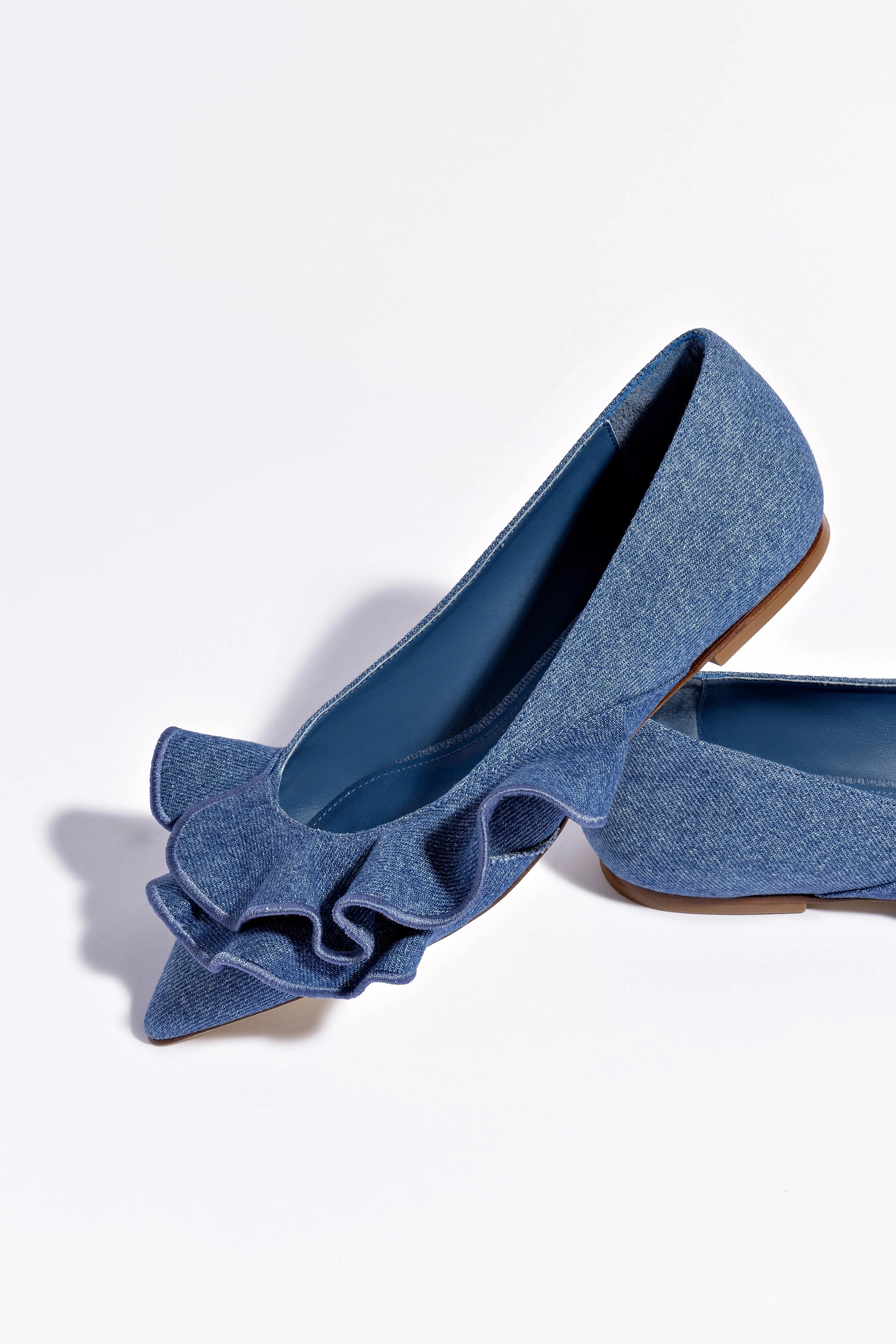 Lee Ruffle Flat In Blue Denim