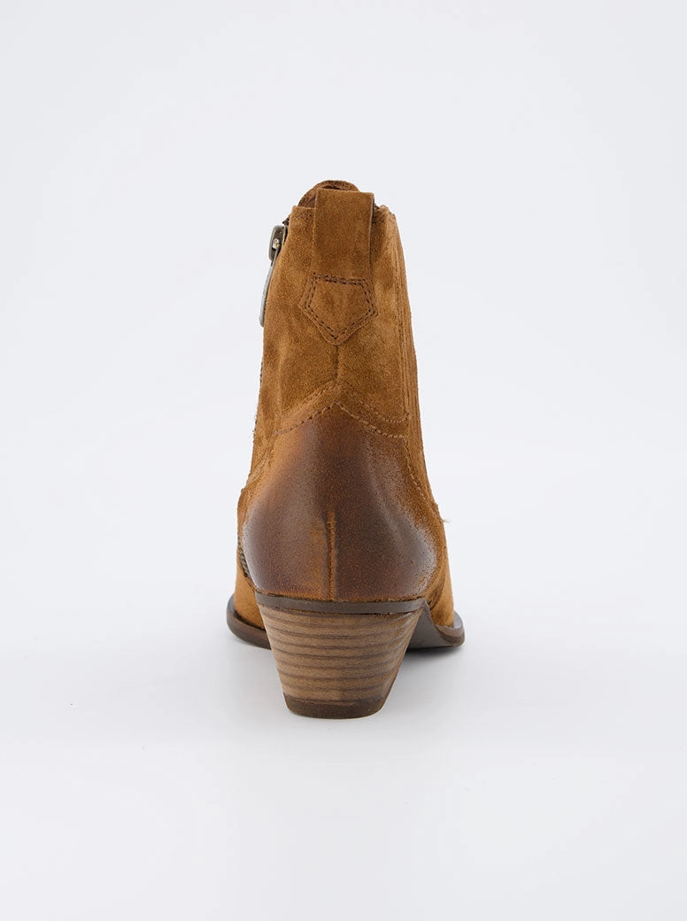 Pierce tan suede