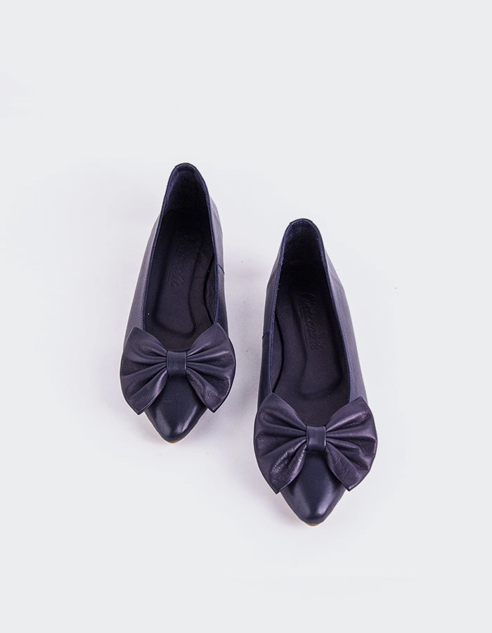 Ulwin Navy Leather