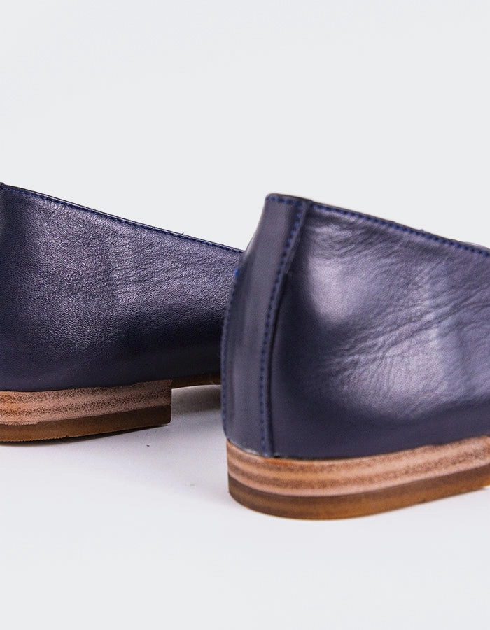 Ulwin Navy Leather