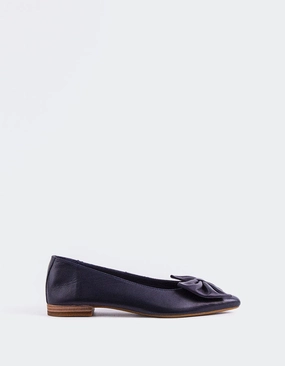 Ulwin Navy Leather